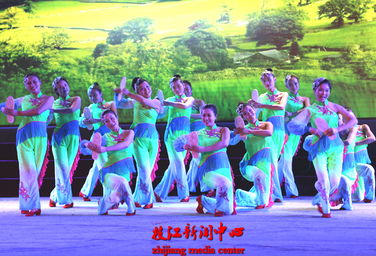 四秩耕耘鑄輝煌，文藝慰問譜新章——慶祝湖北化肥廠建廠40周年文藝慰問演出隆重舉行